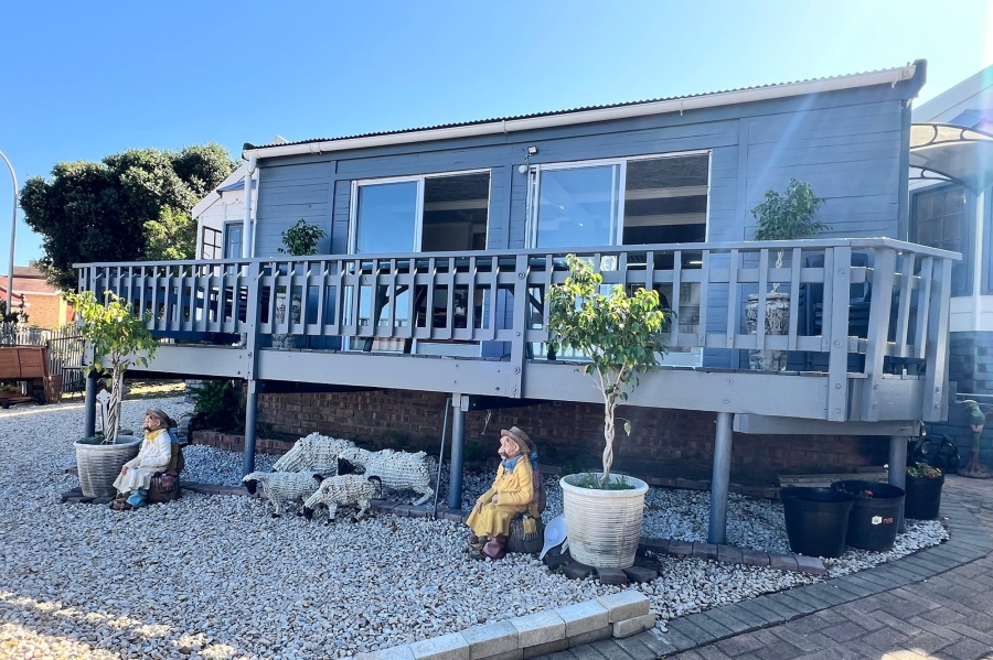 3 Bedroom Property for Sale in Wavecrest Eastern Cape